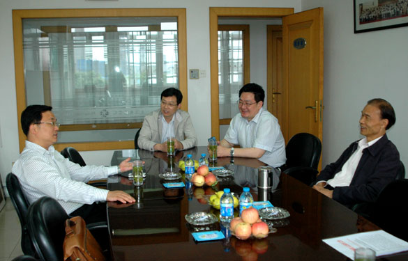 溧阳市委常委、常务副市长汤如军来leyu集团调研